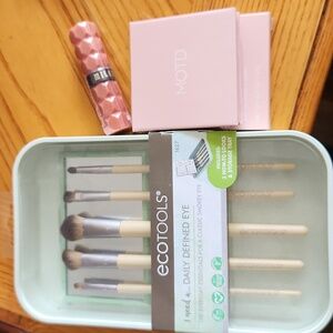 Ecotools Milani MOTD make up bundle